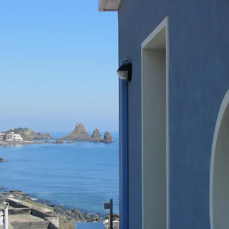 La Terrazza Sul Mare לינה וארוחת בוקר אצ'י קסטלו