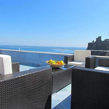 La Terrazza Sul Mare Couette-café Aci Castello